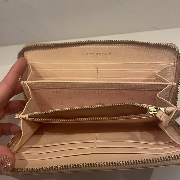 Tory Burch Wallet - Picture 5 of 6